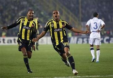 Fenerbahce quật ngã gã khổng lồ Chelsea